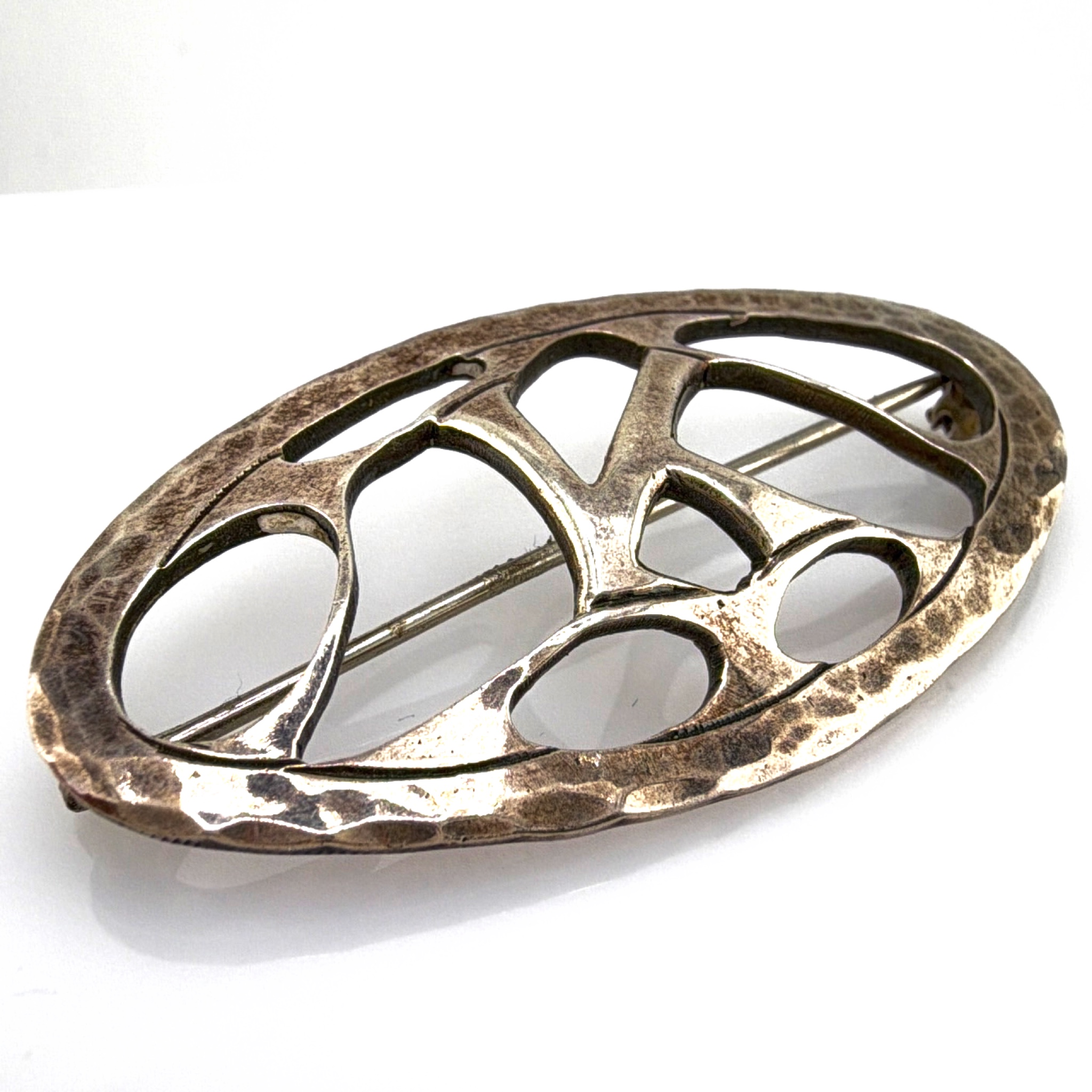 Mid-Century 40s–60s Sterling letter K Kriz-Craft Handwrought Modernist Openwork Brooch 9.90g — Back
