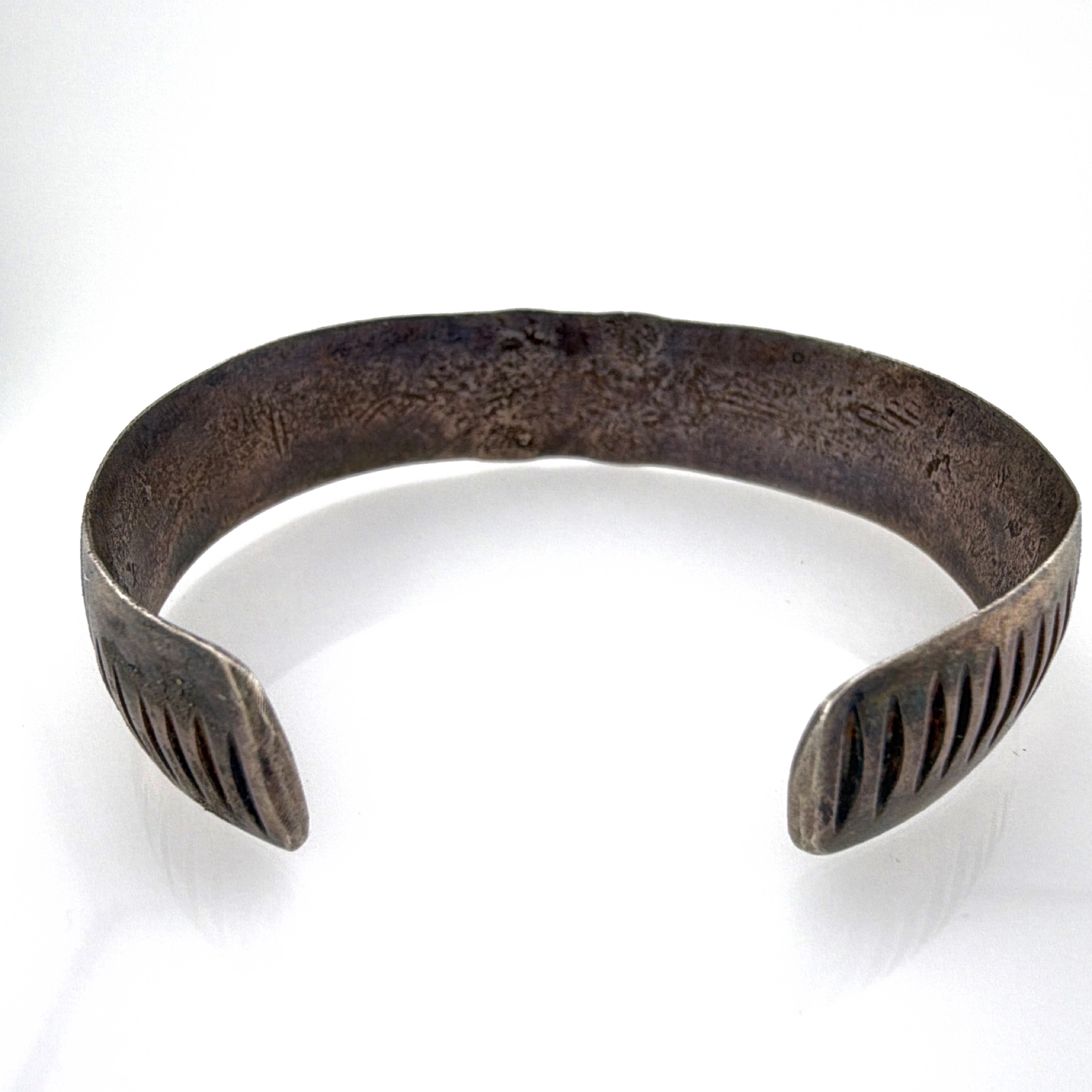 Antique Native Sterling Silver Hand Stamped Diamond Sunburst 6.5 in Geometric Cuff Bracelet 22.91g — Back