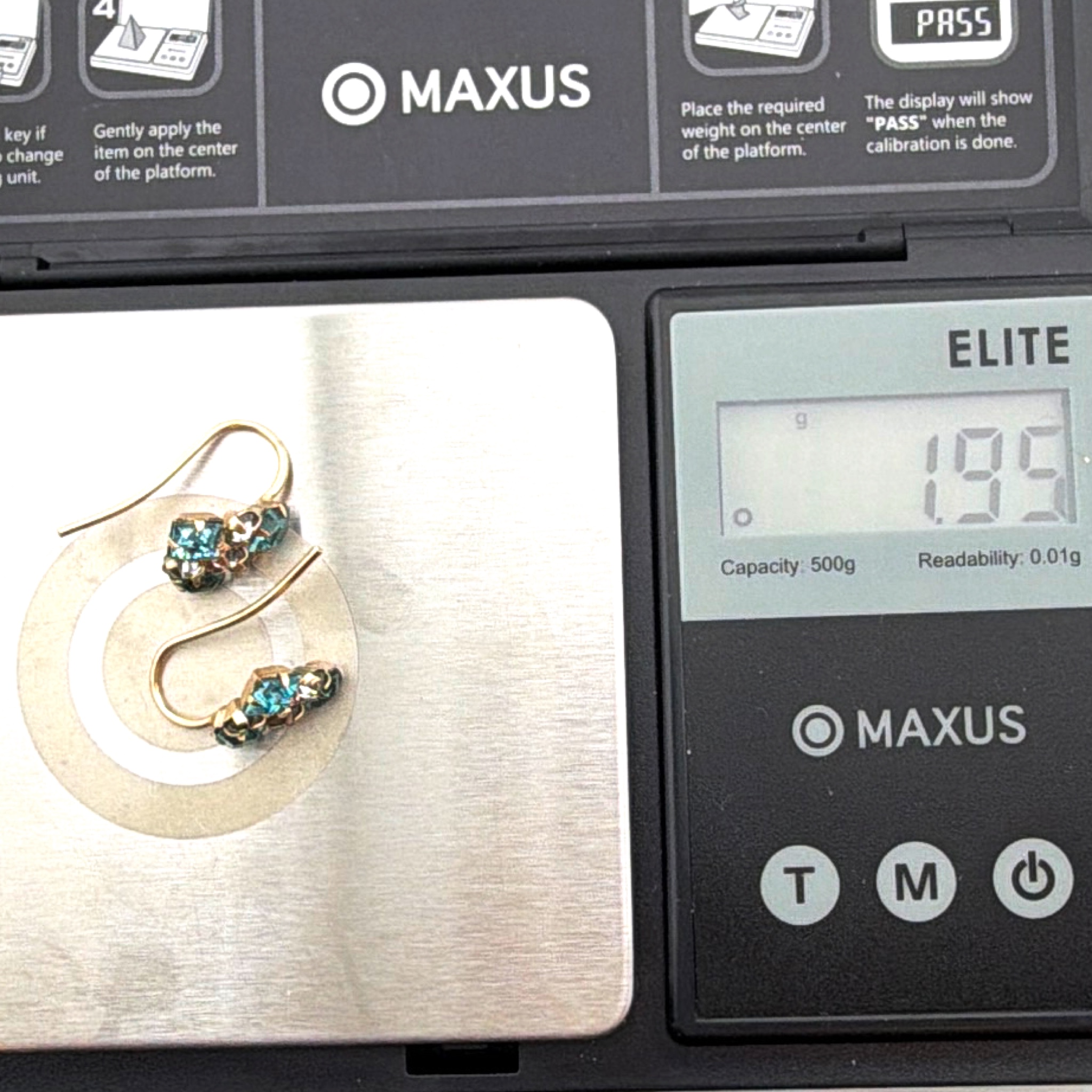 Retro 30s–50s Gold Tone Blue & Clear Rhinestone Cluster Drop Earrings 1.95g — For scale