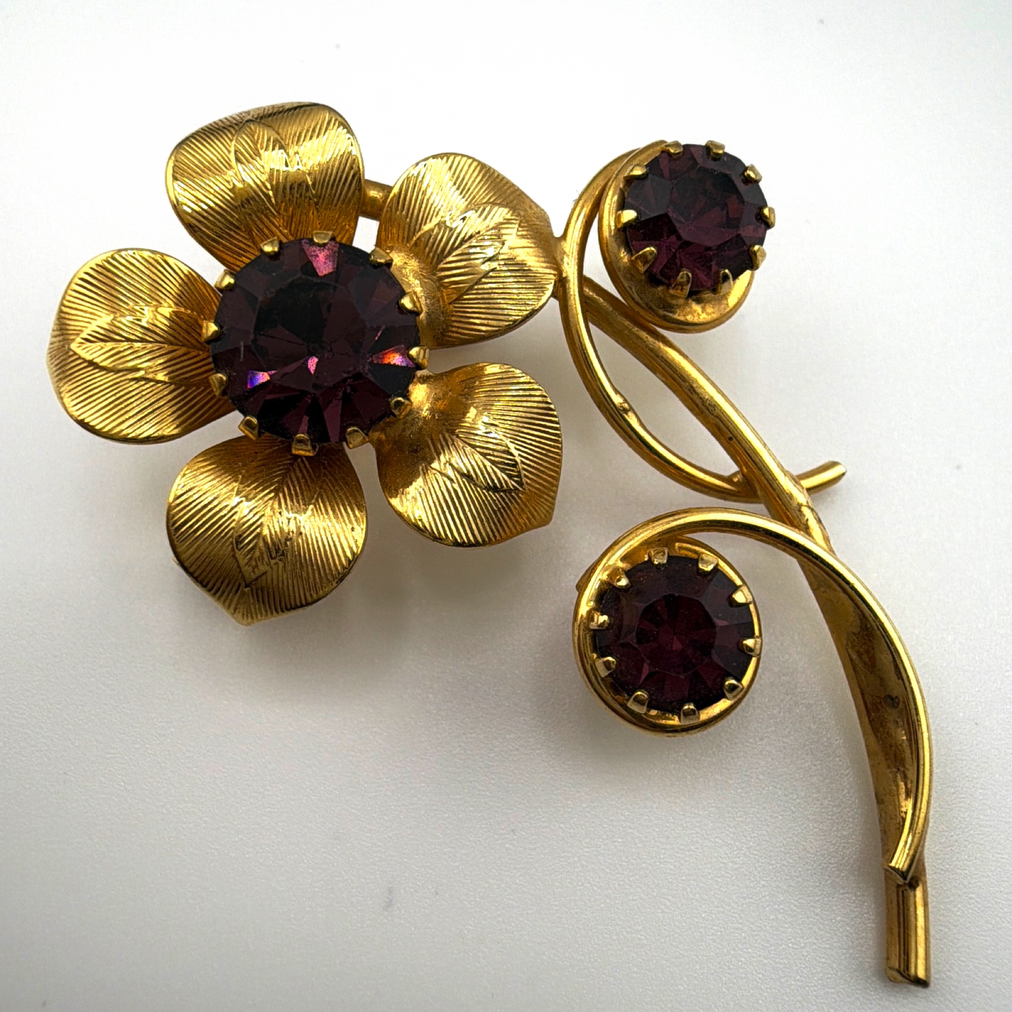 Mid-Century 50s–70s Gold Tone Purple Rhinestone Floral Brooch 6.62g — Front