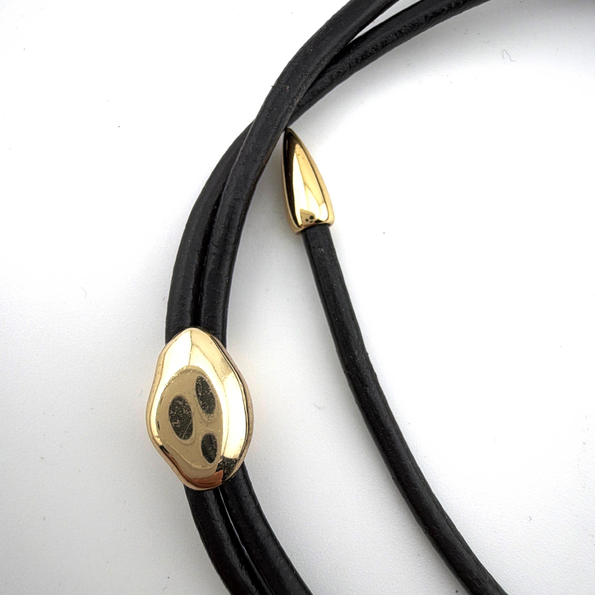 Alexis Bittar Gold Tone 30in Pavé Crystal Black Lucite Claw Pendant Leather Cord Necklace 24.31g — Detail