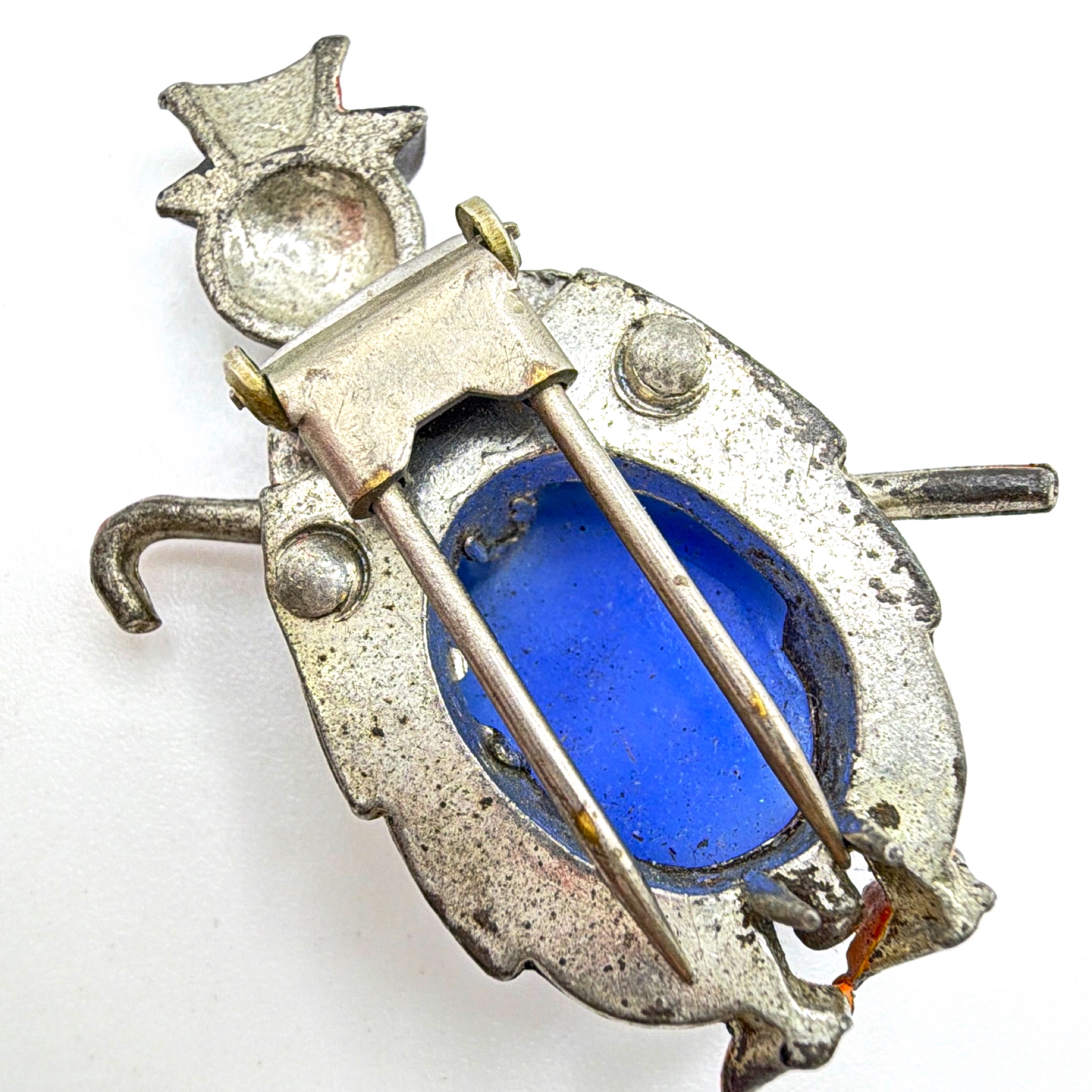 Art Deco 30s–40s Coro Mr. Penguin Fur Clip, Blue Glass Belly 15.00g — Back