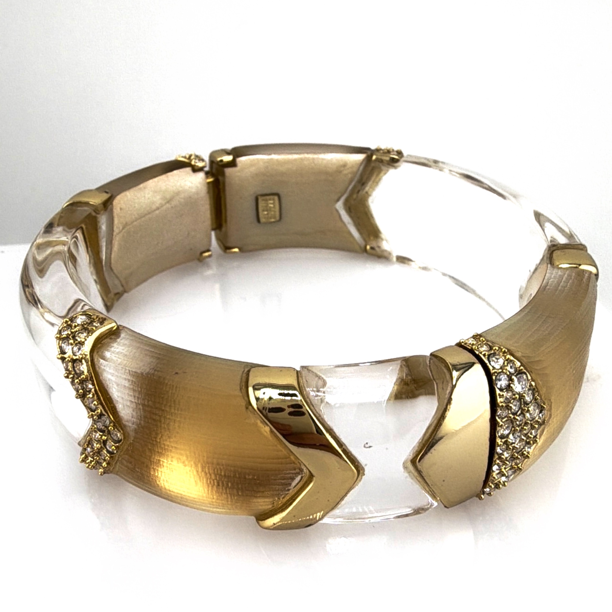 Y2K 1990s–2010s Alexis Bittar Signed Lucite Hinged Bangle Bracelet 46.33g 7-7.5in — Back