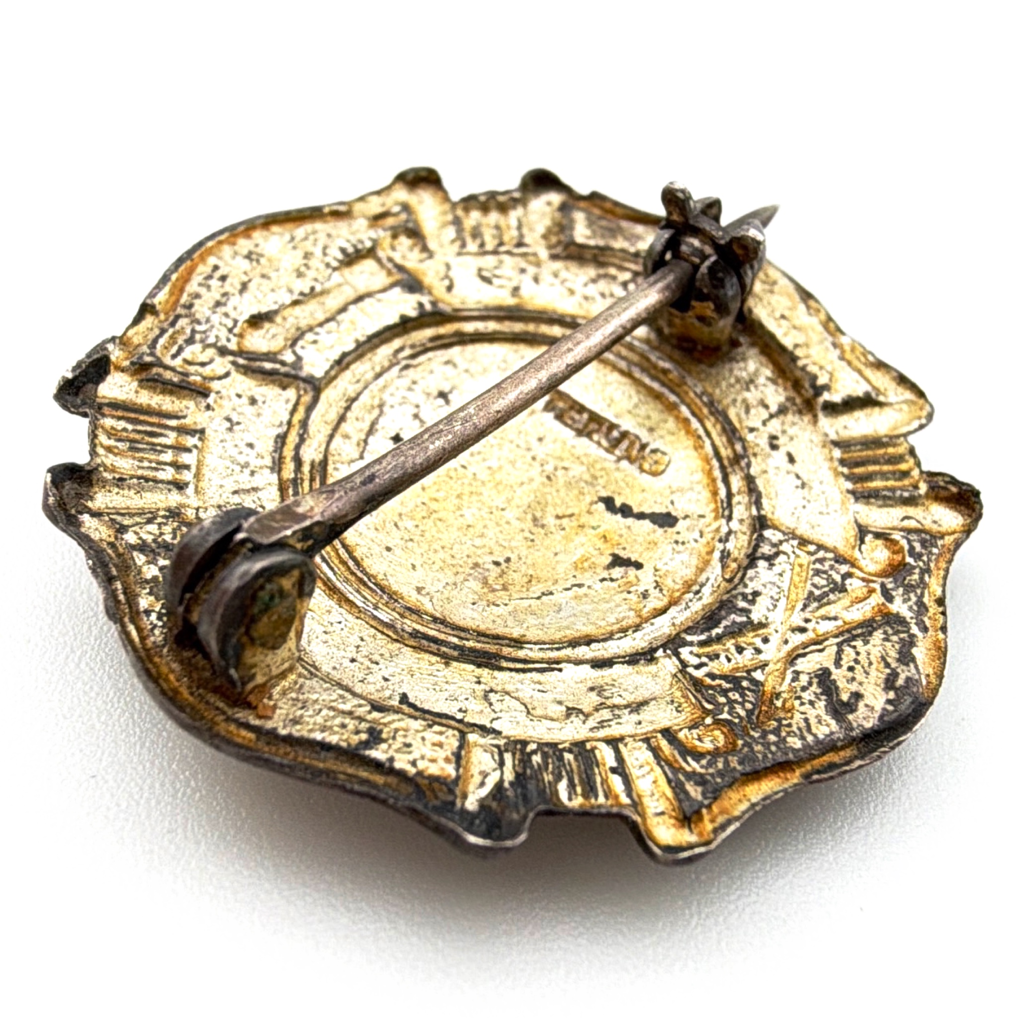 Art Deco 20s–40s 1 in Sterling Sandy Creek Fire Dept Exempt Pin Badge 5.00g — Detail
