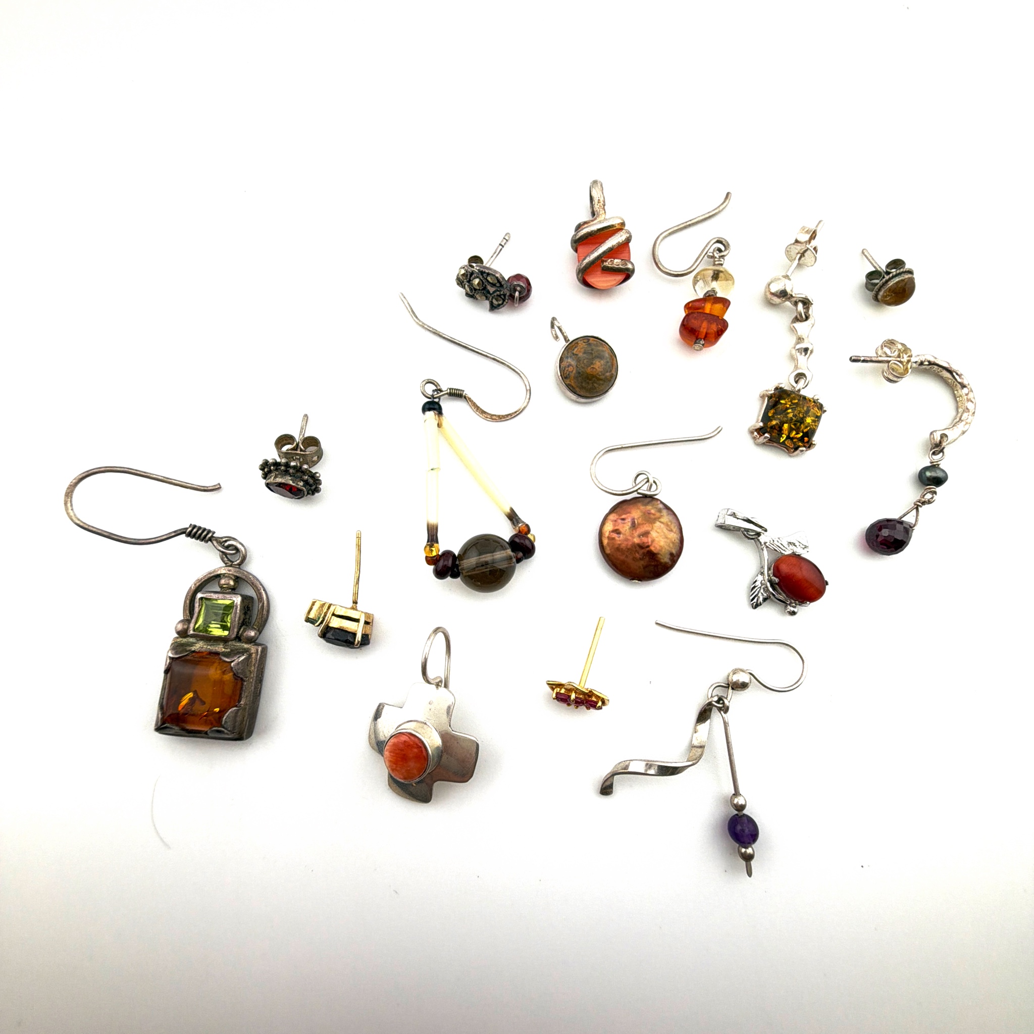 Mixed Lot Single Earrings & Small Pendants, Amber-Tone & Rhinestone 20.57g