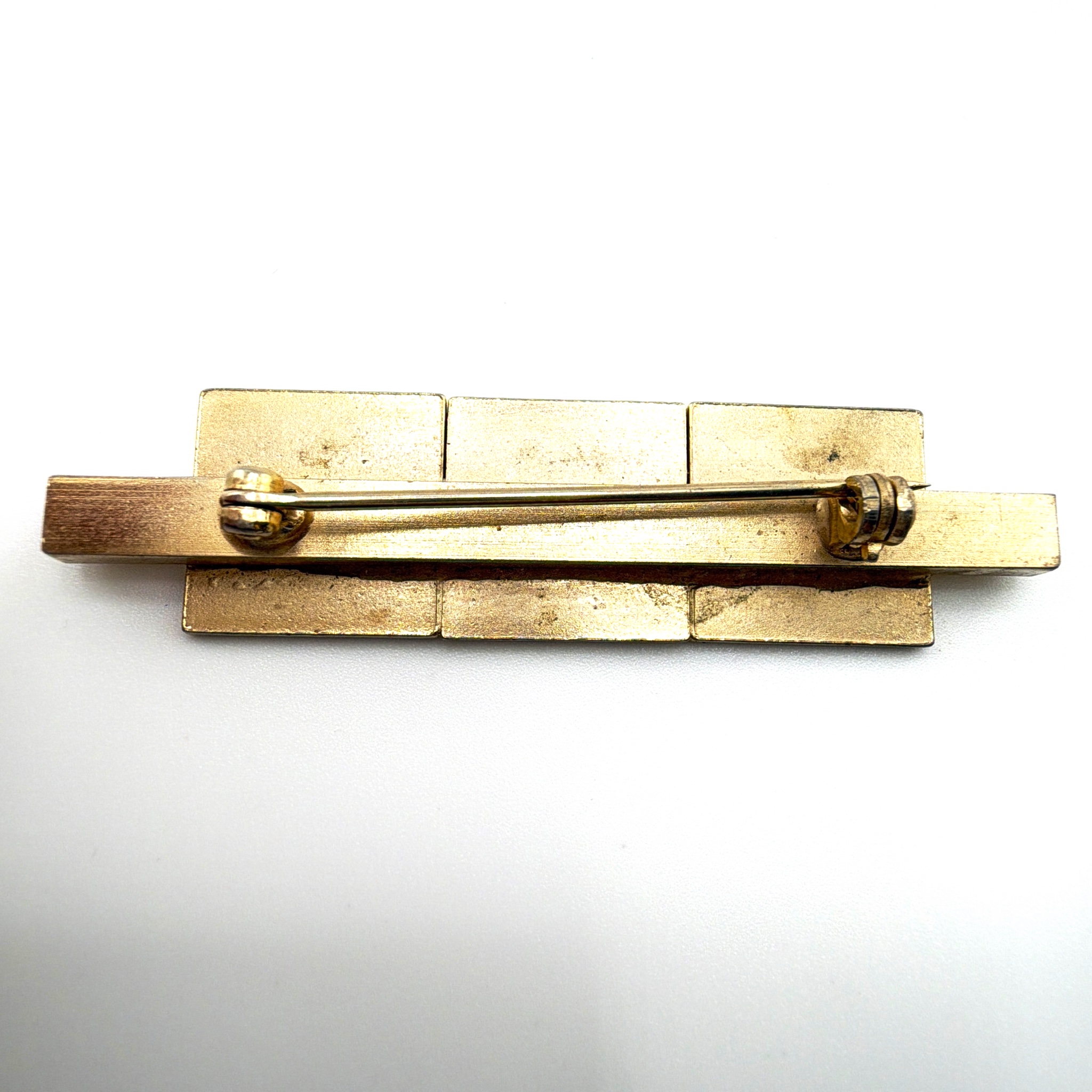 Mid-Century 50s–70s Gold Tone Enamel Heraldic Knight Bar Brooch 16.33g 2.75 in — Back
