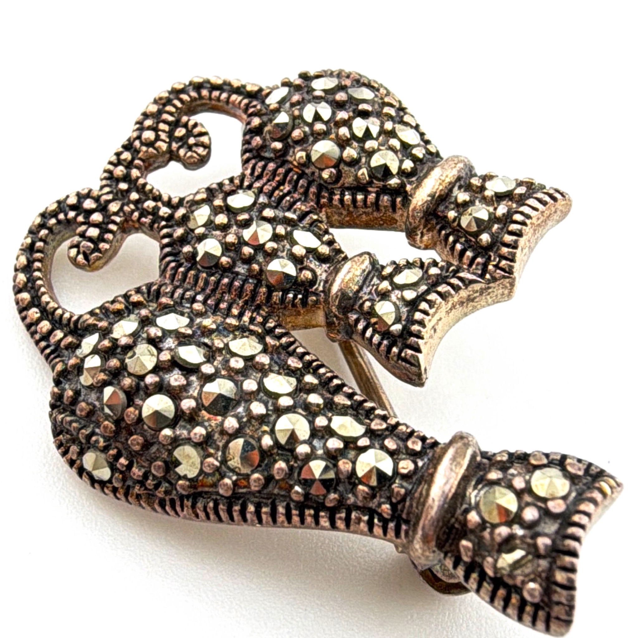 Vintage Sterling Marcasite Three Cats Brooch 1.125 in 6.06g — Side