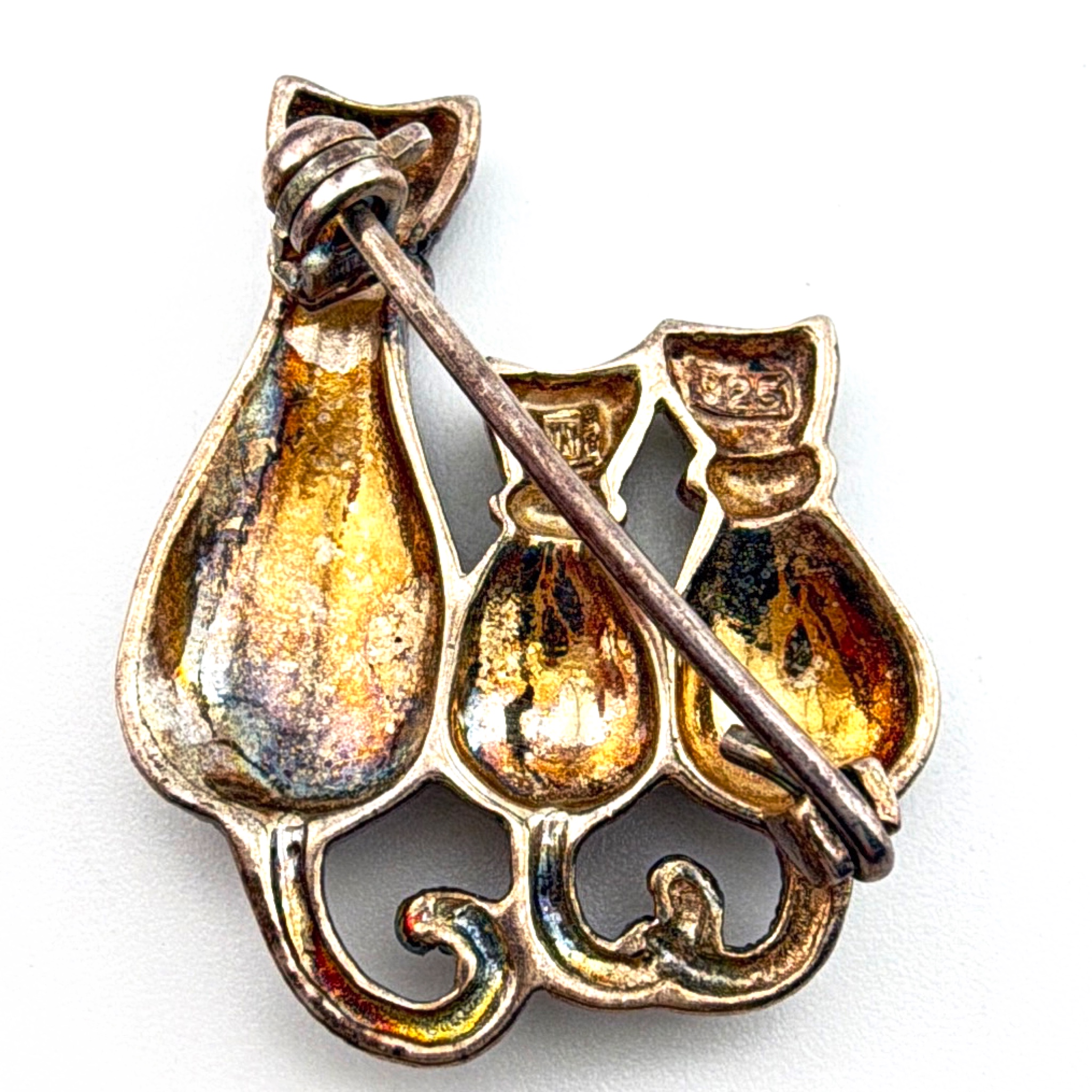 Vintage Sterling Marcasite Three Cats Brooch 1.125 in 6.06g — Front