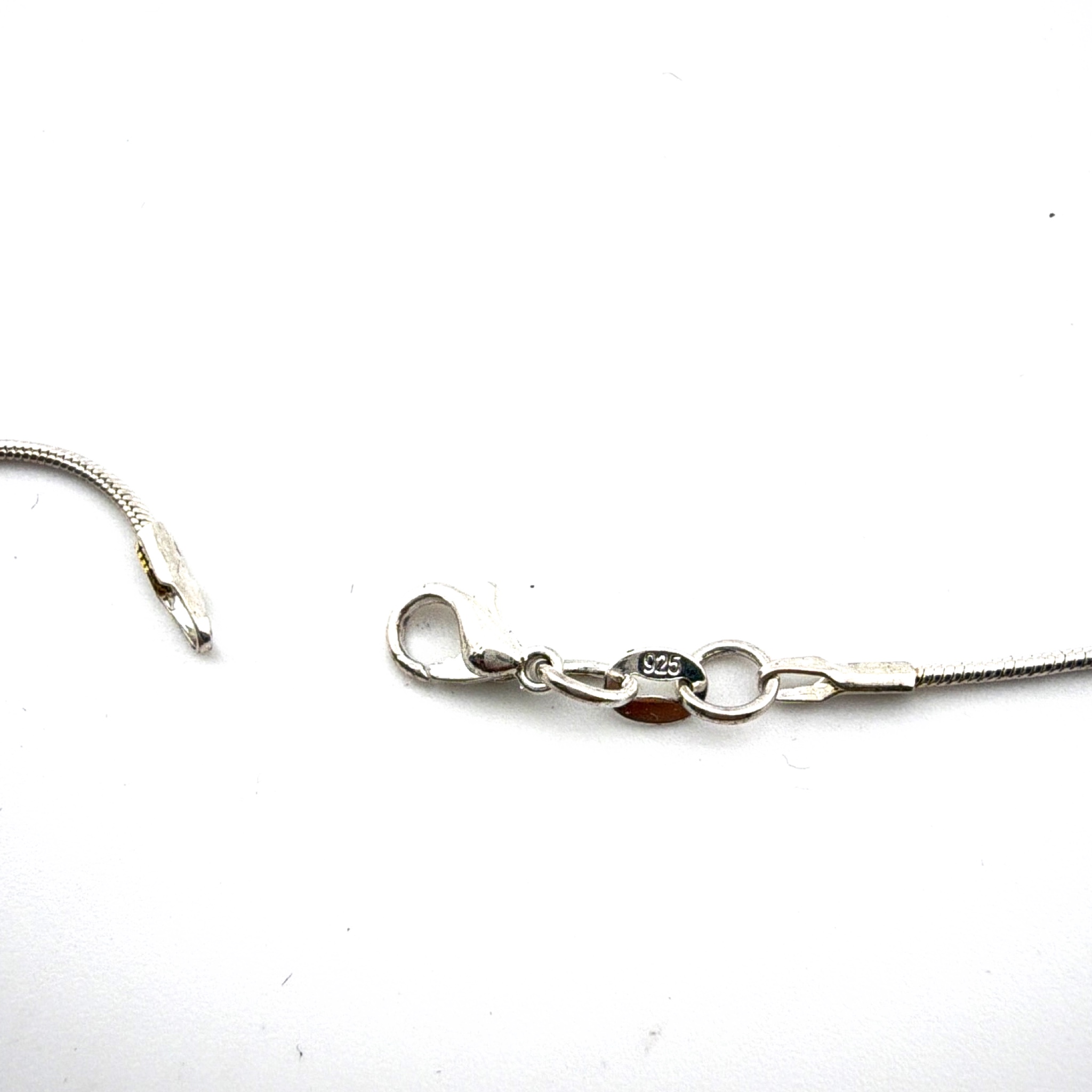 Sterling Silver 18.5 in Round Snake Chain Necklace 4.00g — Detail